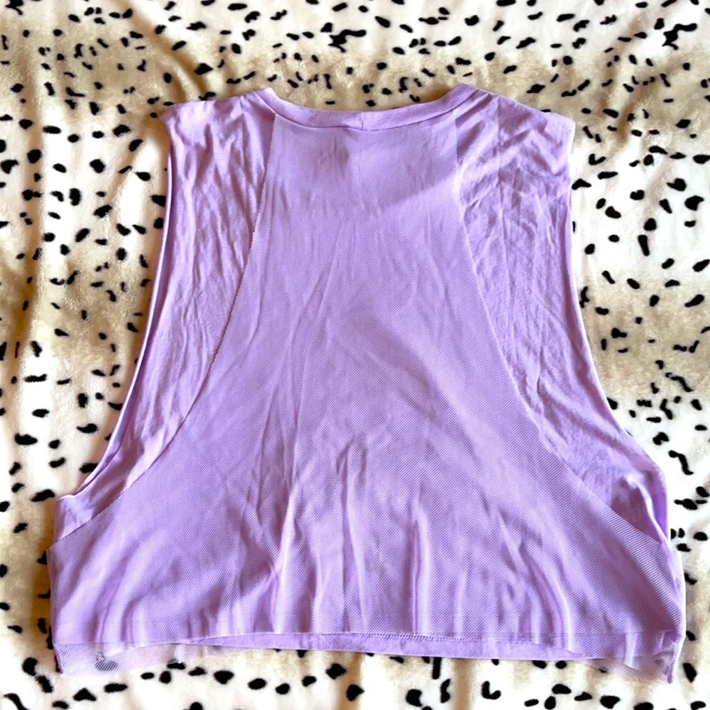 Alo mirage crop top (color- ultraviolet)